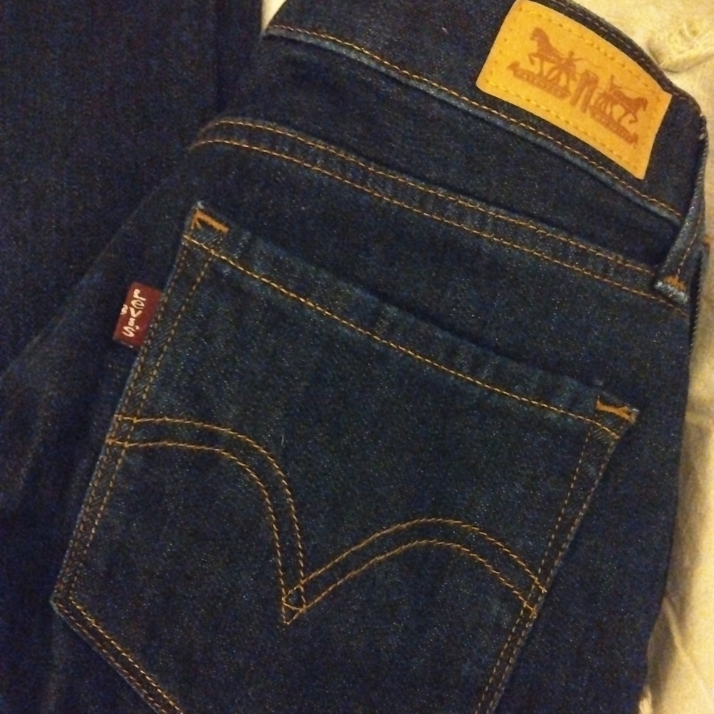Women's NWOT Levi's 525